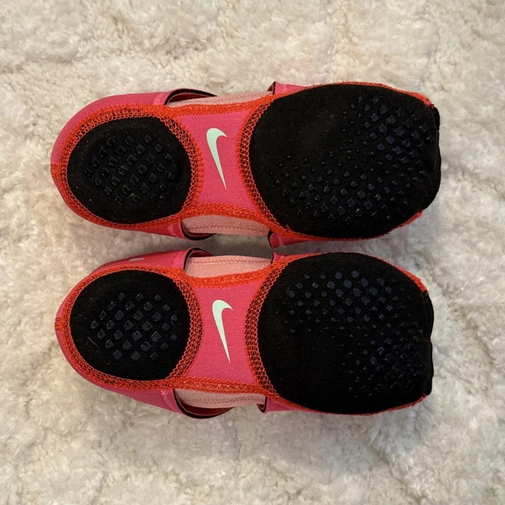 Nike Studio Wrap Shoes Atomic Red Size M 8-9 Yoga Dance Ballet 605763 603 NO BAG